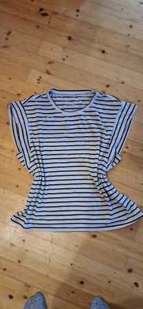 Sommerliches Shirt mit Streifen, Grösse xl 44, Top Zustand!