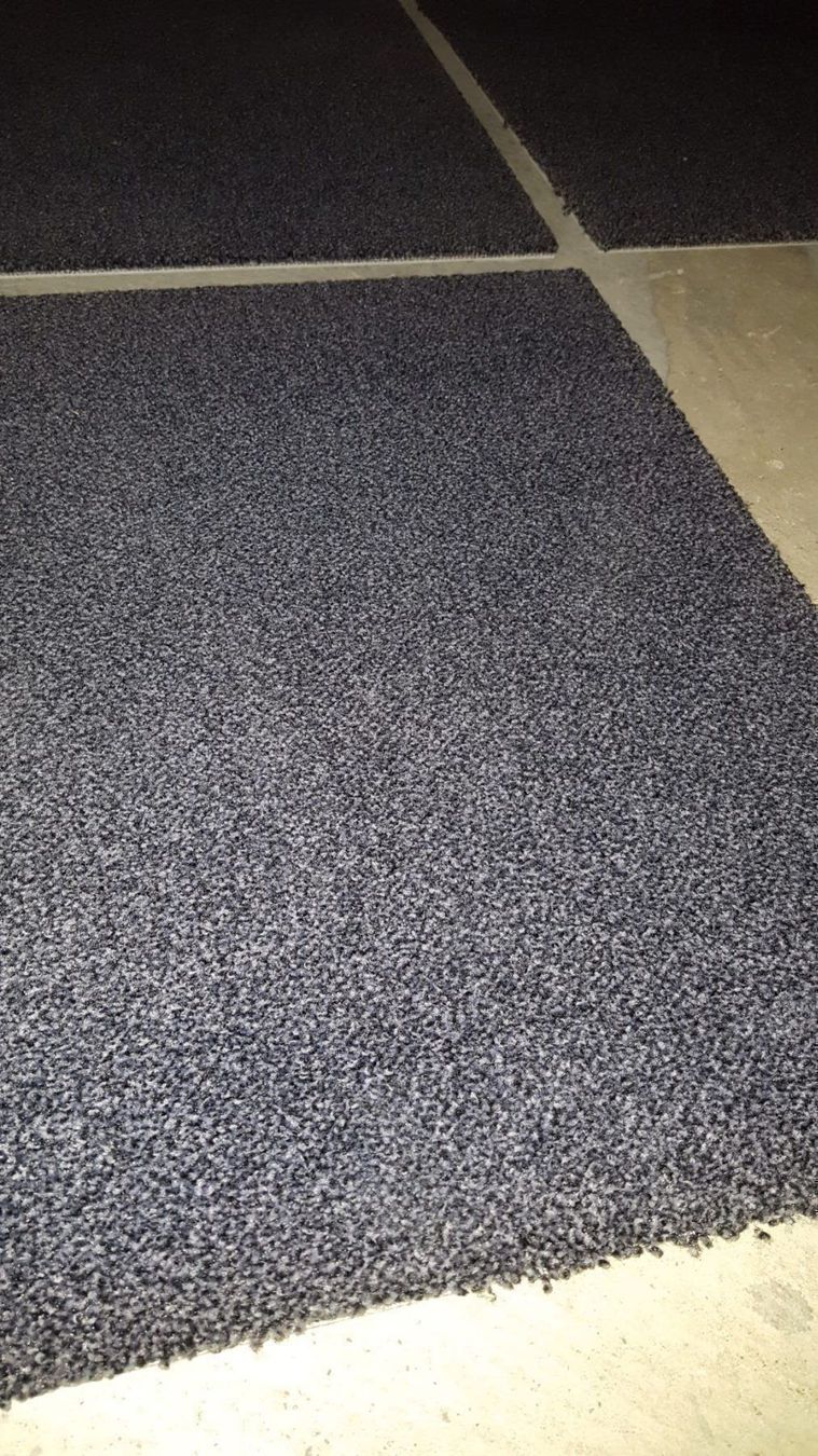 Tappeti: Teppichboden Fliessen 50x50cm – Usato da Wallisellen venduto da CONI02 1