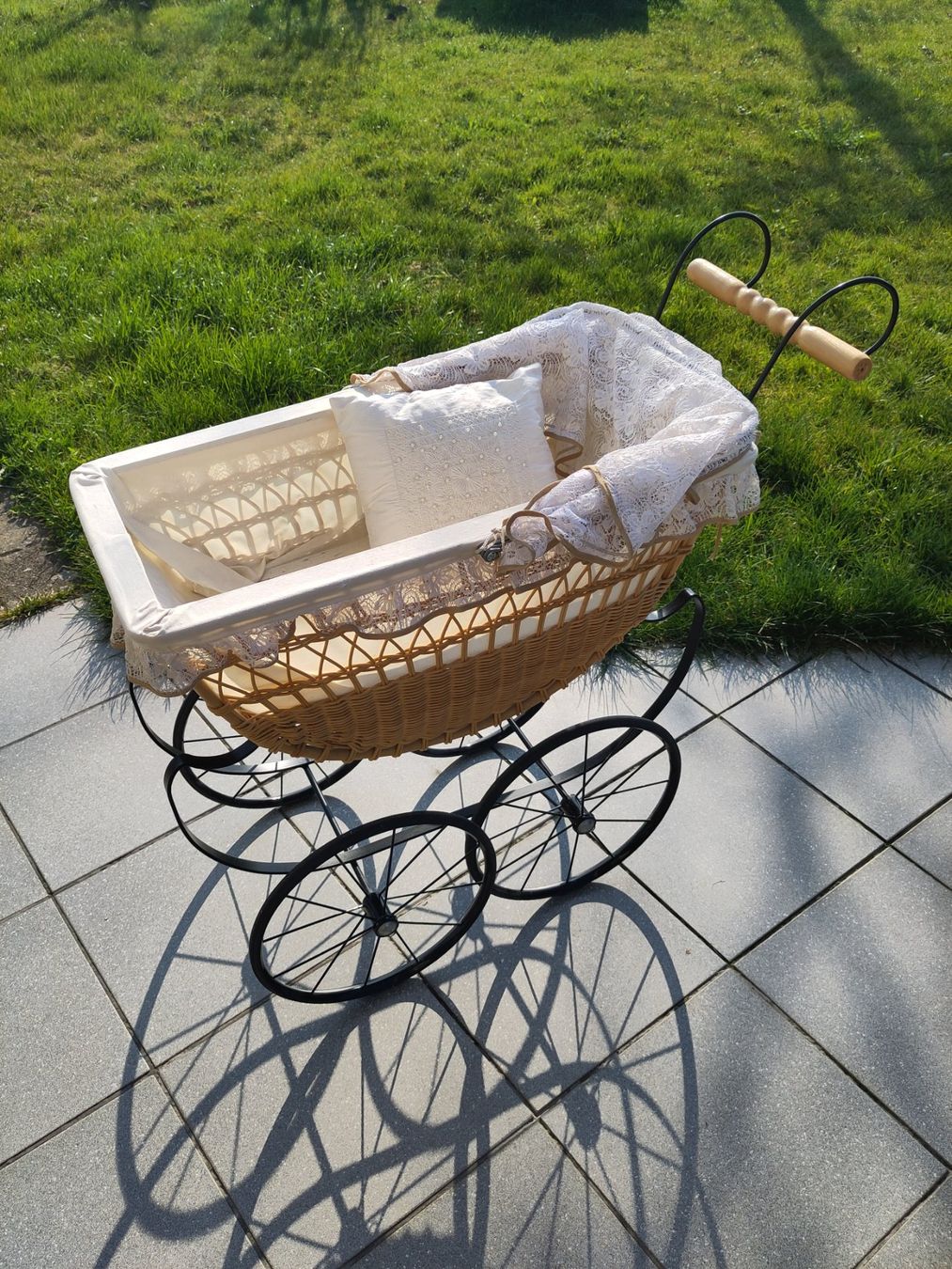 Carrozzine per bambole: Nostalgischer Puppenwagen – Usato da Seuzach venduto da Cypress4