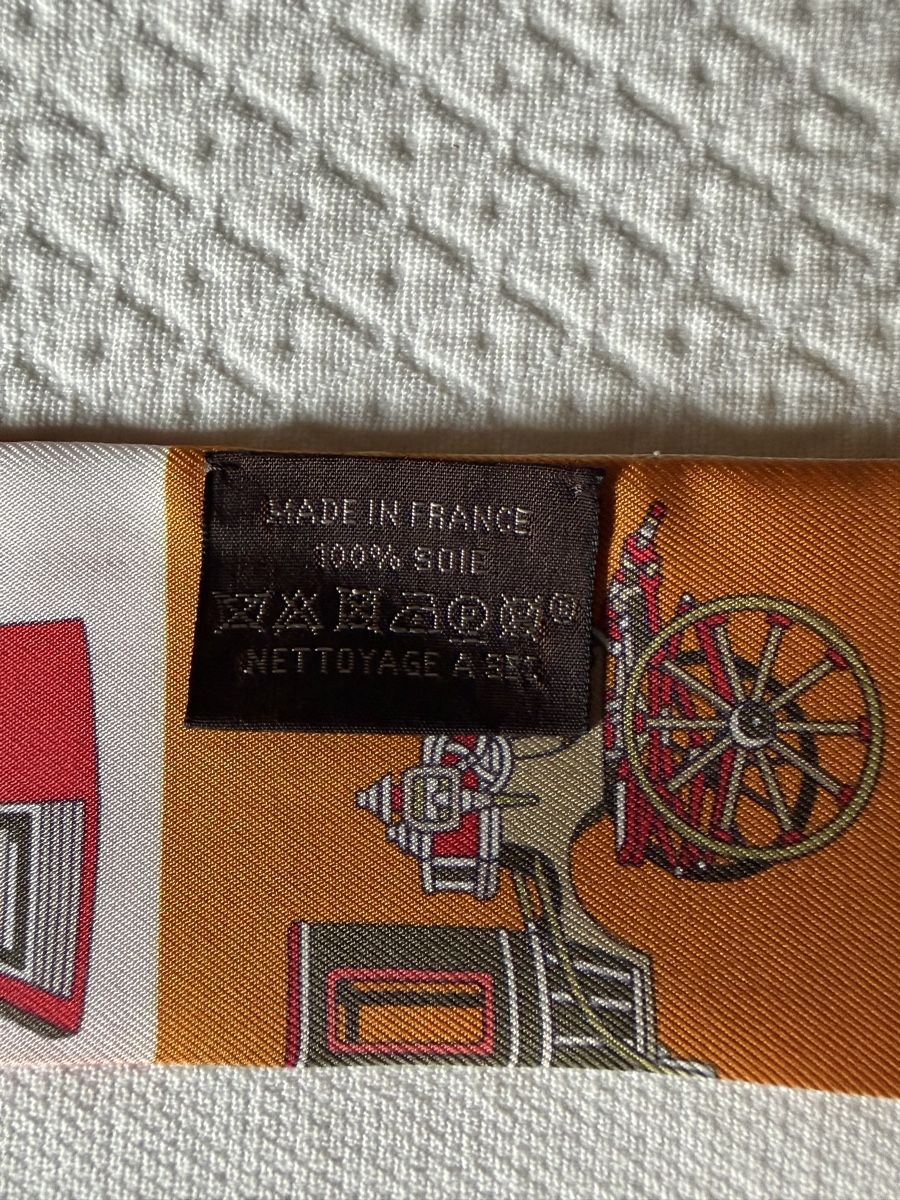 Foulard & Sciarpe: Twilly Seidentuch Hermès Paris Chiffre "Voitures" Orange – Usato da Rougemont venduto da phi_cbb8 5