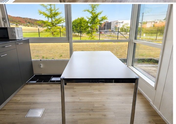 USM Scrivanie: USM Haller Tisch 175x75 cm – Usato da Grosshöchstetten venduto da nicitaa