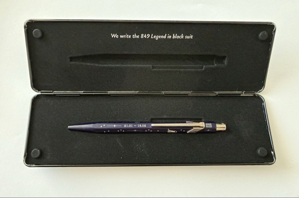 Caran D'Ache Stifte & Marker: Caran d’ache 849 Black Code Kugelschreiber mit Box – Gebraucht aus Oetwil an der Limmat von TOP15