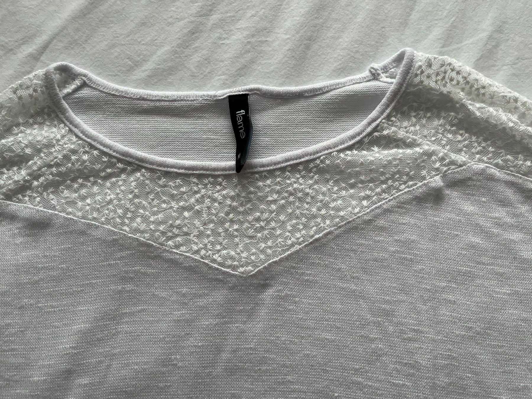 T-Shirts: Damen T-Shirt "Flame" Farbe weiss Grösse M – Gebraucht aus Jona von Flexer02 1