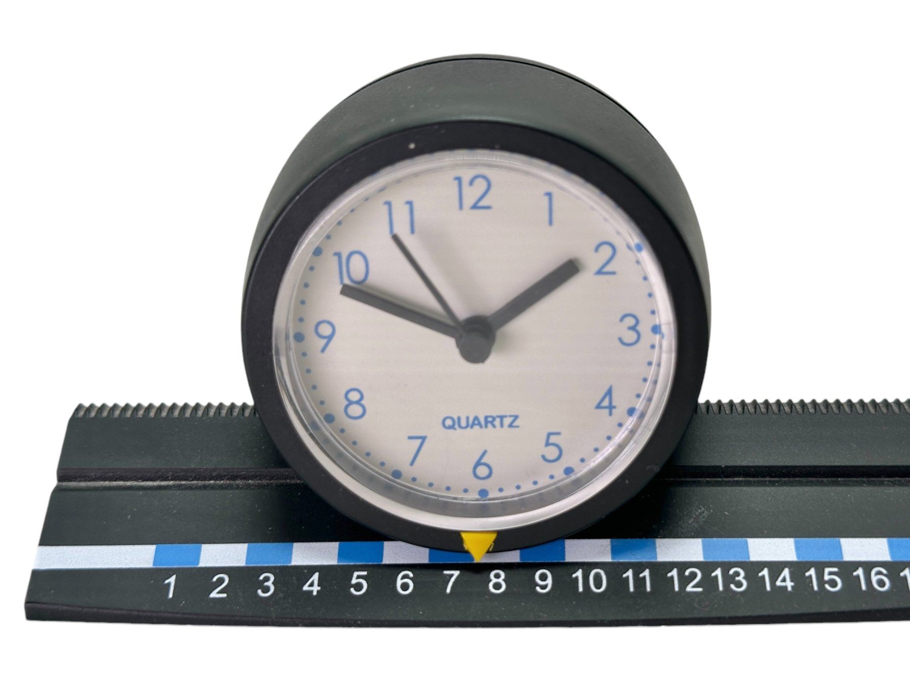 Orologi da terra & Orologi da parete: Horloge de table calendrier auto-déplaçable par Robert Dill – Usato da Morges venduto da objetsdepoque 1