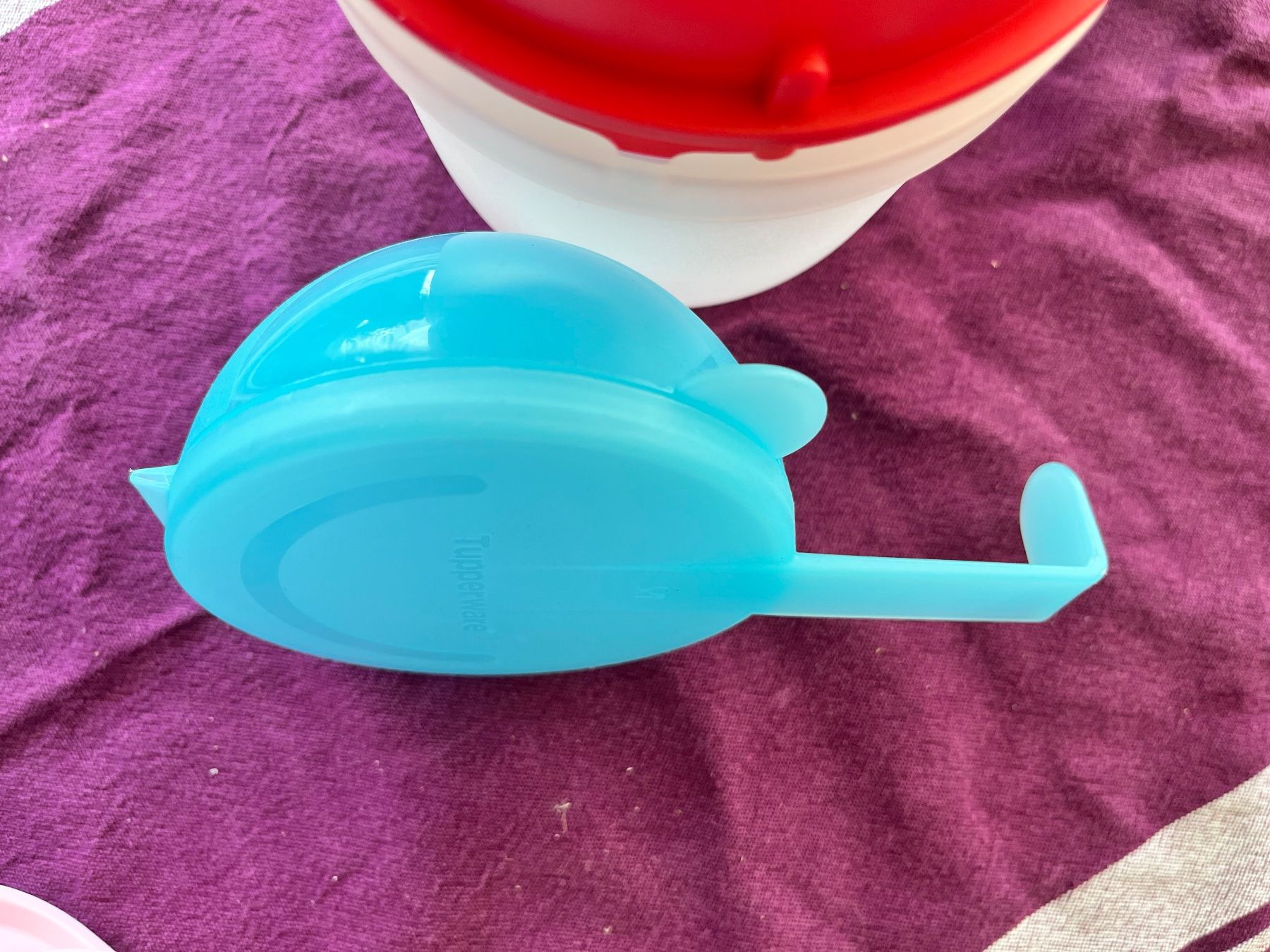 Tupperware Contenitori & Simili: Tupperware Set, Saftpress, Box, Schüttelbecher klein – Usato da Wohlen AG venduto da dud_gm6p 4
