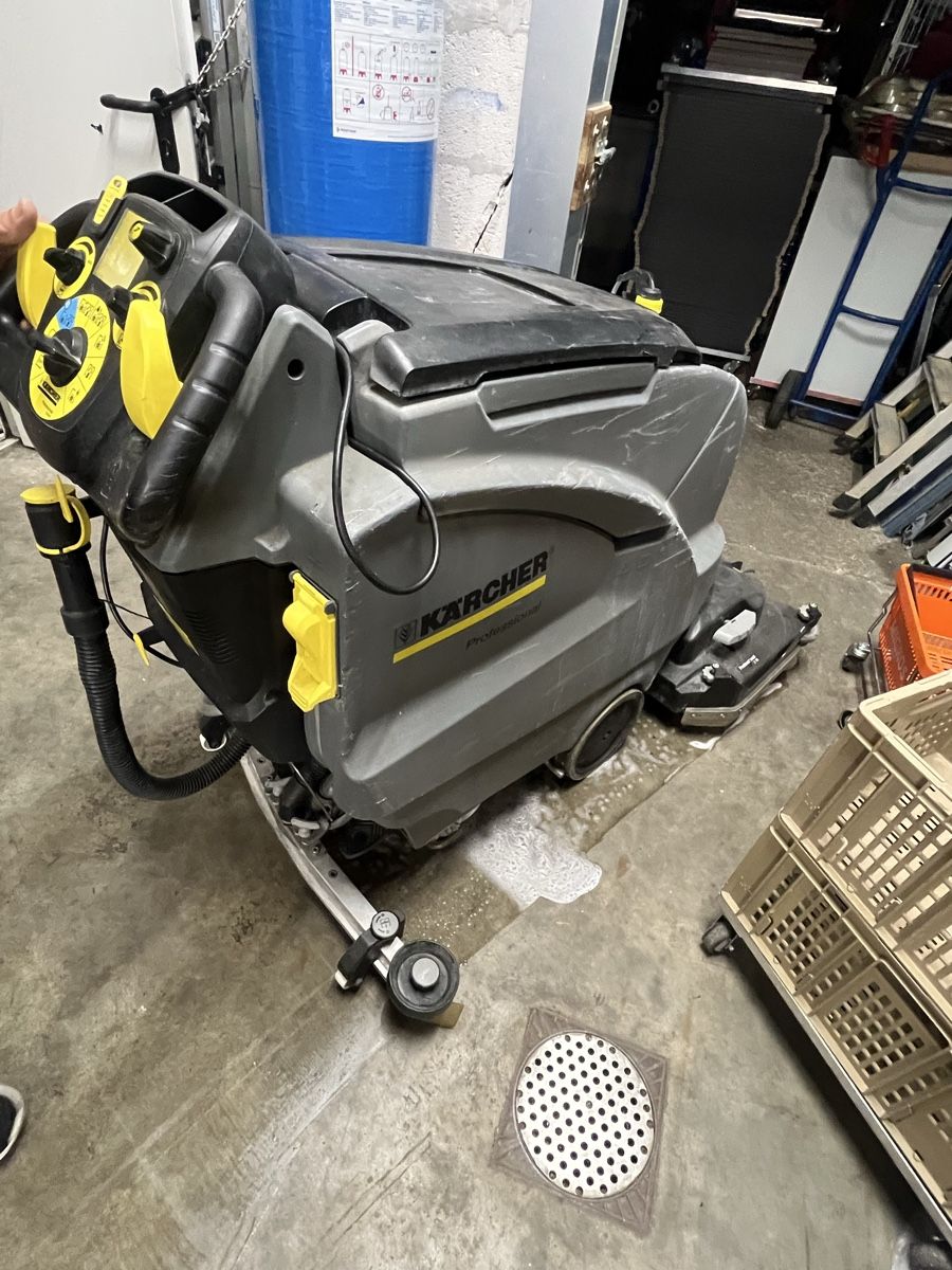 Kärcher Tutte le macchine: Kärcher Professional B 80 W + D 75 Scheuersaugmaschine – Usato da Flaach venduto da Auto6011