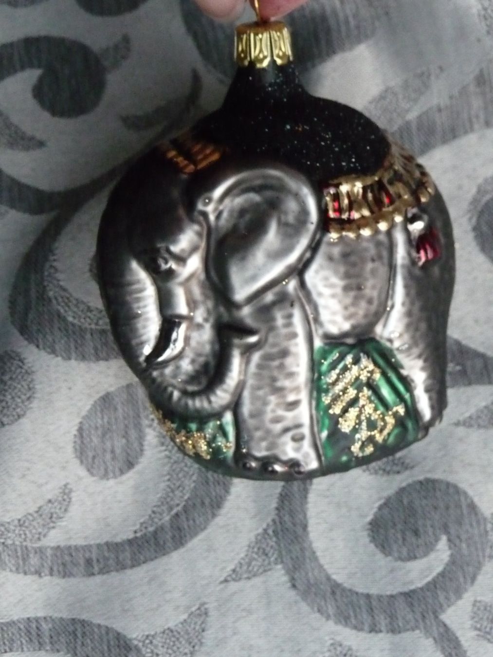 Tutte le decorazioni: dunkelgrauer Elefant mit schwarzer Decke christbaumschmuck – Nuovo e nell'imballaggio originale da Alpnach Dorf venduto da marvo 2