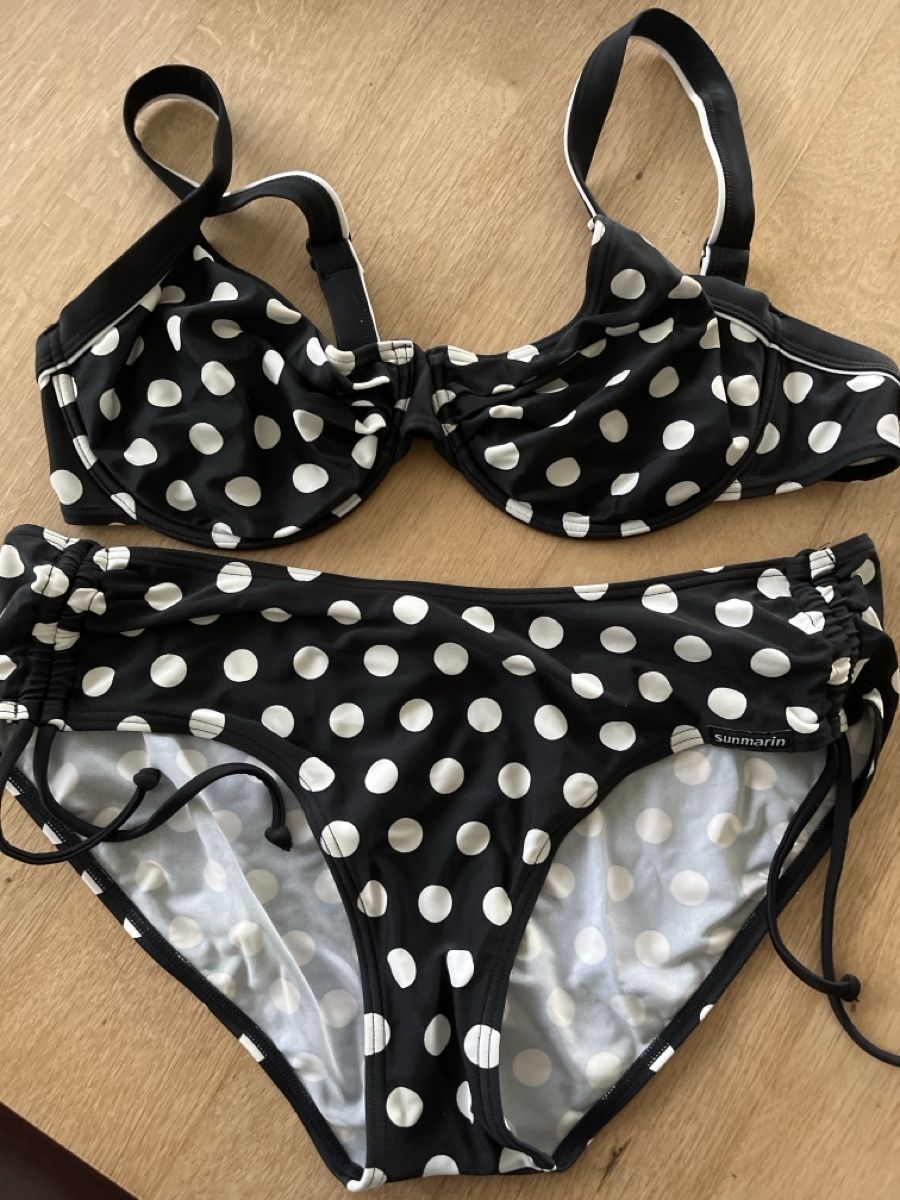 Costumi da bagno & Bikini: Sunmarin Bikini schwarz/weiss gepunktet Gr.44  – Usato da Buchs SG venduto da Vrenilein