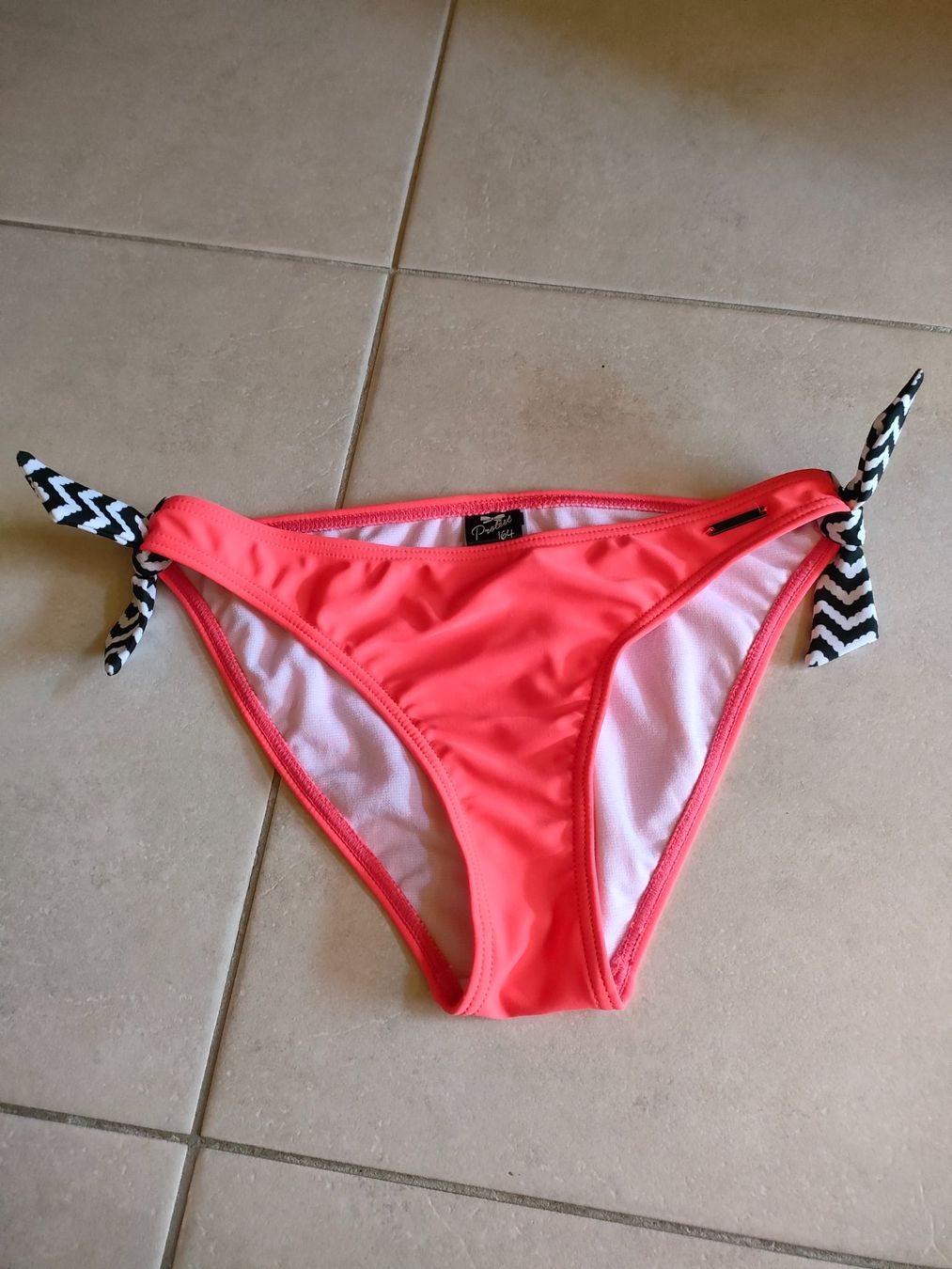 Protest Costumi da bagno & Bikini: Bikinihose Gr.164 Neu! – Nuovo (secondo la descrizione) da Adelboden venduto da Lammhult