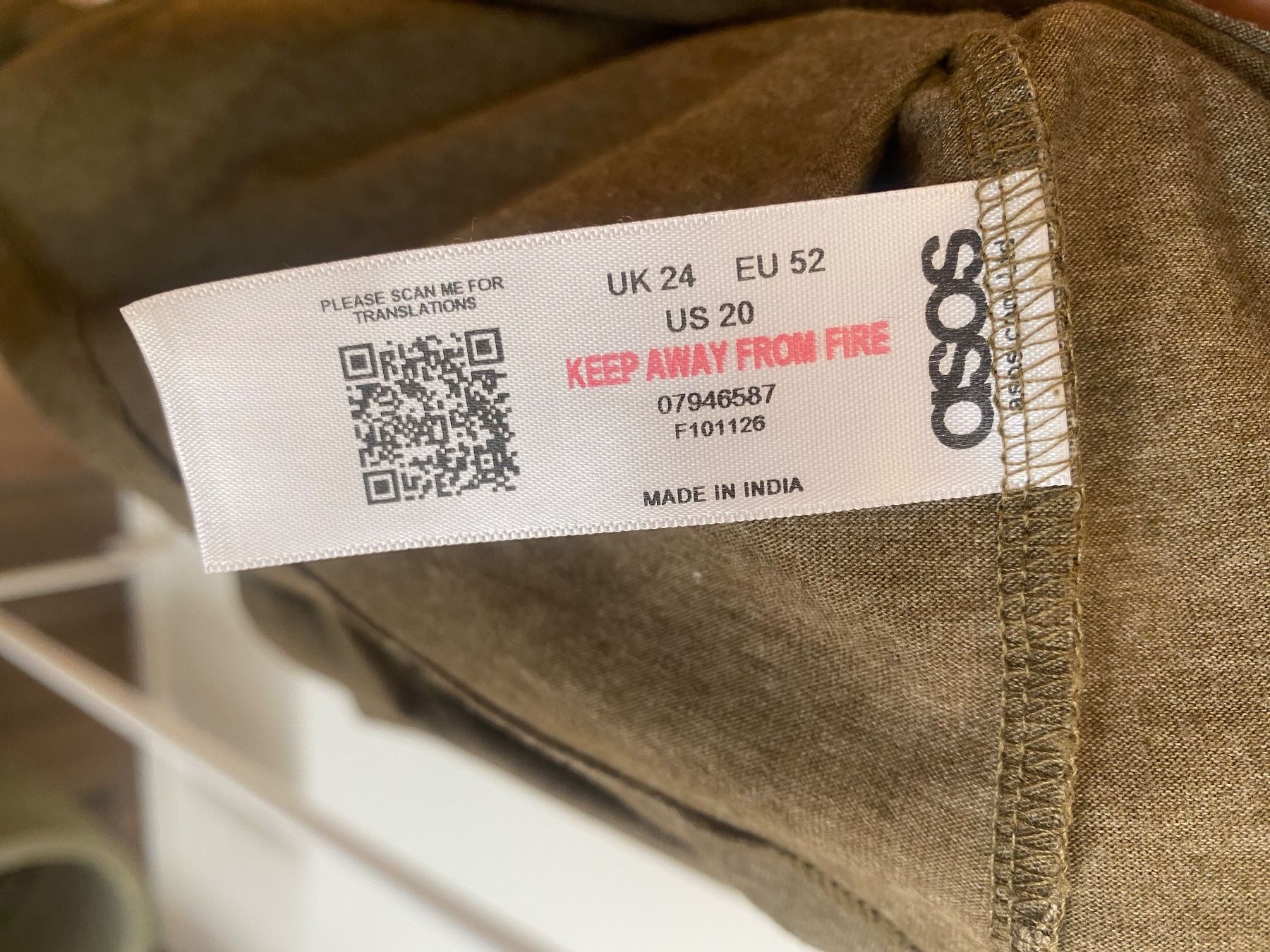 Asos T-Shirts: Asos T-Shirt oliv Gr. 52 – Gebraucht aus Pratteln von a23_j2gs 8