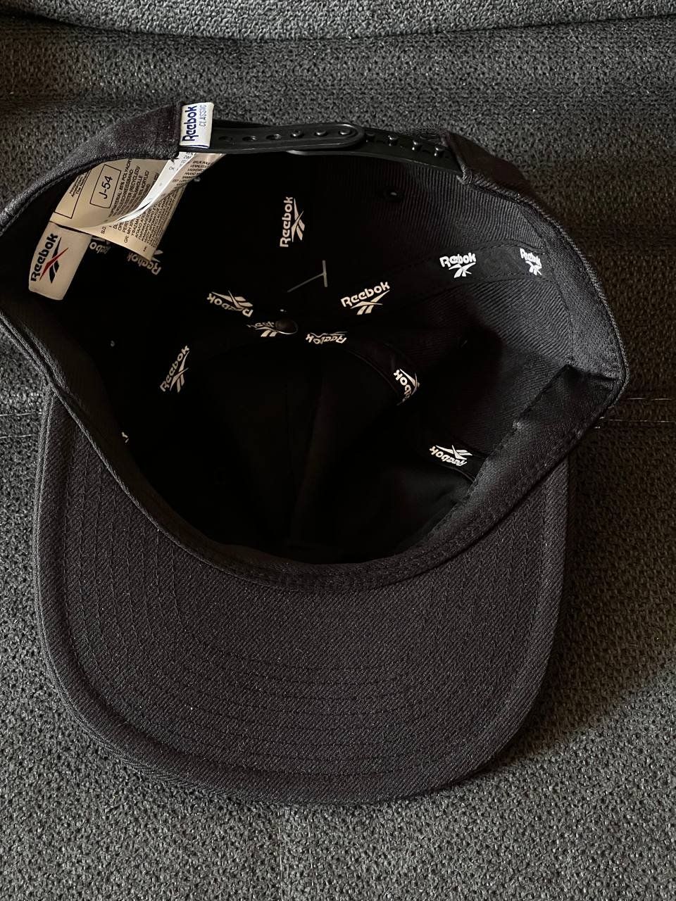 Sonstige Kleidung & Accessoires: Reebok Kappe Neue – Neu und originalverpackt aus Riehen von edu_92w7 3