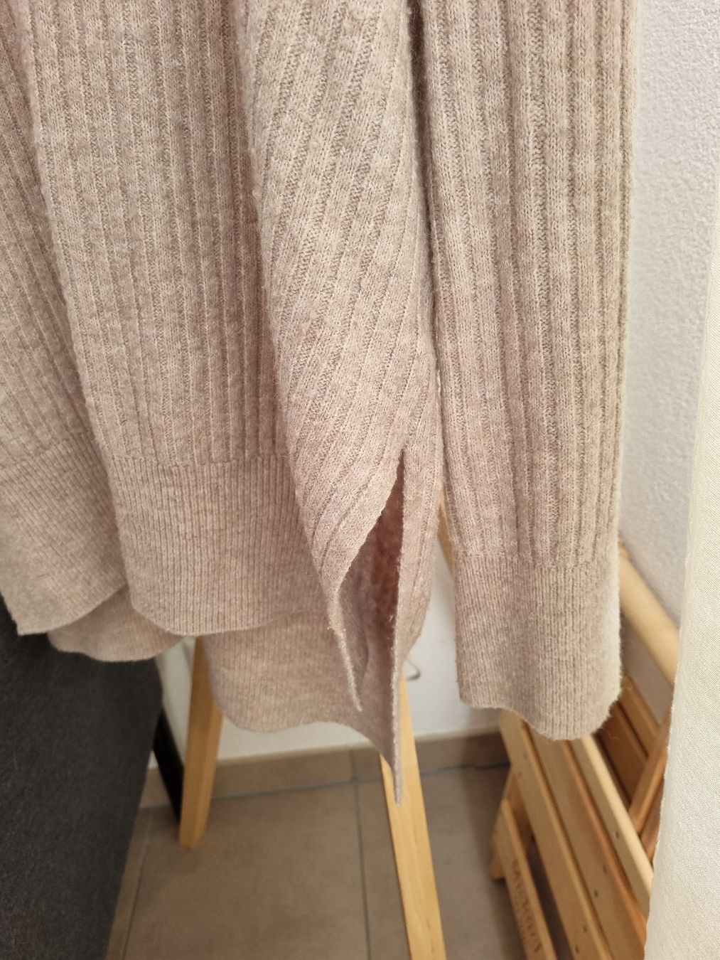 H&M Maglioni & Felpe: H&M Beige Turtleneck Pullover – Nuovo (secondo la descrizione) da Aigle venduto da Smagbrelle18 3