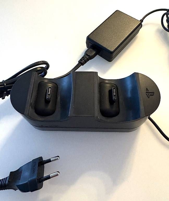 Controller: Controller Dualshock 4 & Dualshock 4 Charging Station PS 4 – Gebraucht aus Bülach von gcricri 5