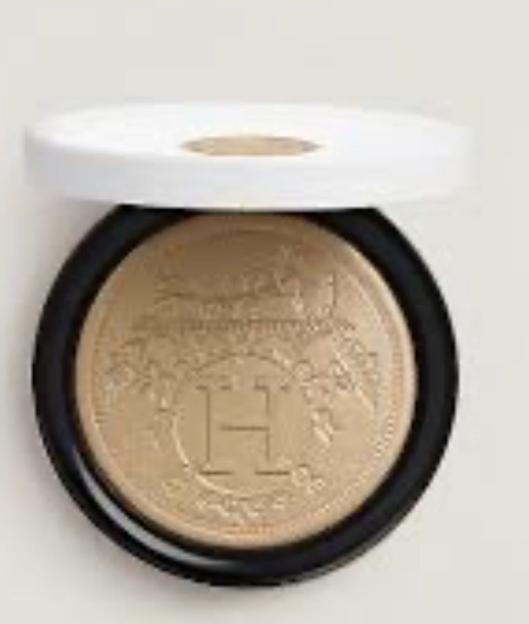 Make-up: Highlighter Hermès  – Usato da Lausanne venduto da Meganelausanne