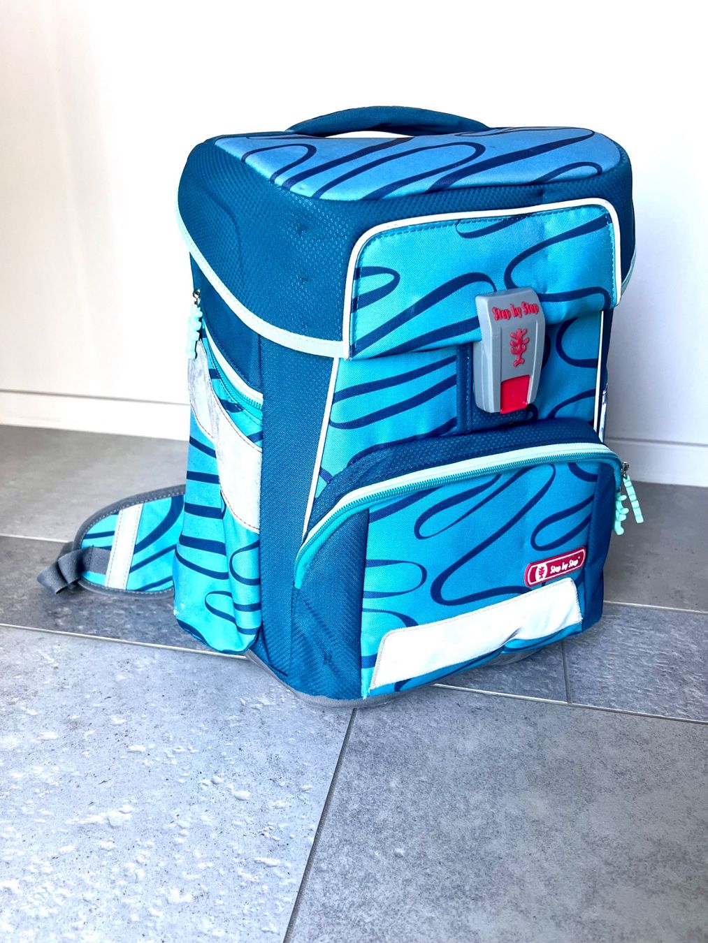 Step by Step Zaini: Schulrucksack Step by Step Motiv Wellen – Usato da Basel venduto da ale_l78w