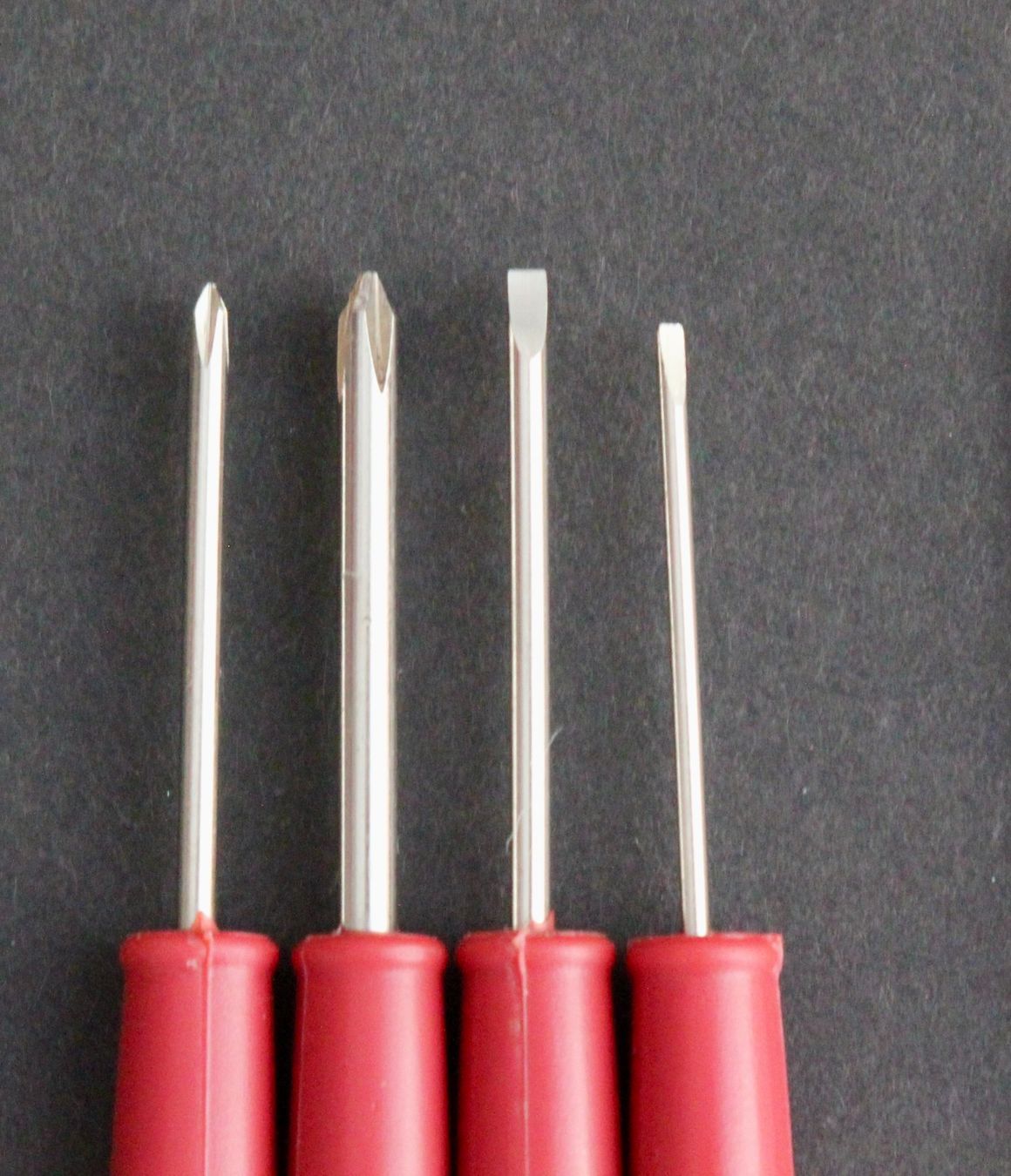 Tous les outils: 4 x Präzisions Schraubendreher – D'occasion à Münchenstein par brigser