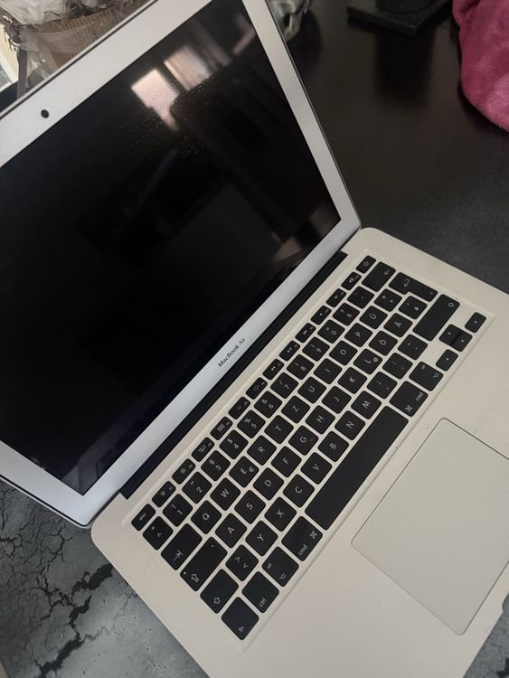 Apple Notebook: MacBook Air 13-inch (early 2015) – Usato da Embrach venduto da MercedesINK 1