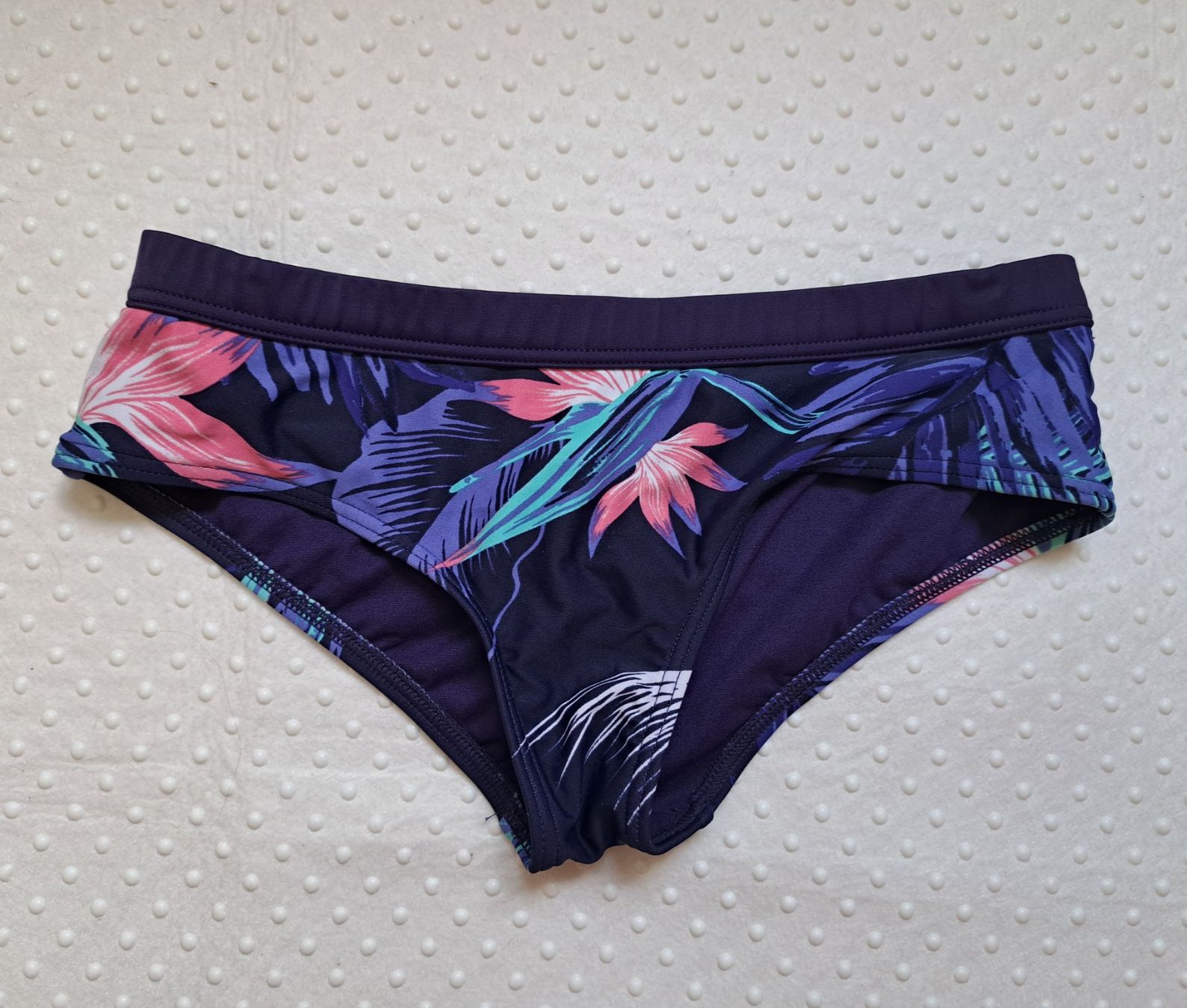Roxy Costumi da bagno & Bikini: NEU! Roxy Badehose Gr. S – Nuovo (secondo la descrizione) da Gysenstein venduto da joshuas81