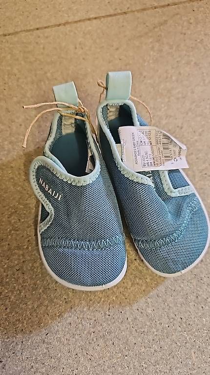Scarpe per ragazzi: Badeschuhe Grösse 21 – Usato da Ueberstorf venduto da RIA91