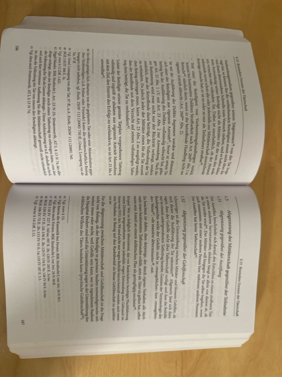 Libri: Strafrecht I, 10. Auflage – Usato da Zürich venduto da ken_k2tn 2