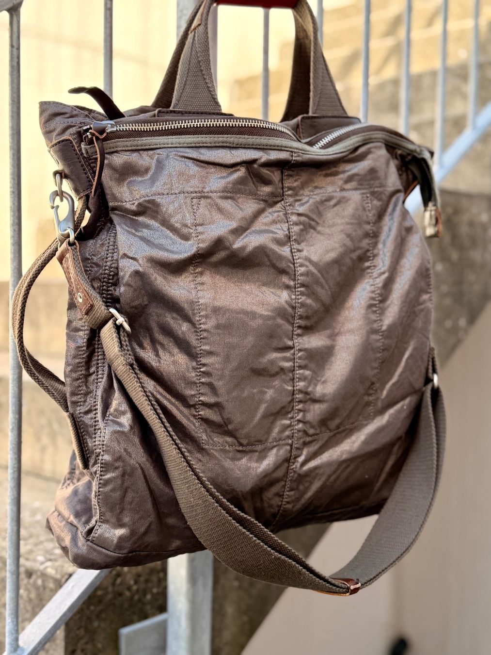Borse: Stofftasche olive leicht glänzend – Usato da Mettmenstetten venduto da chris2220