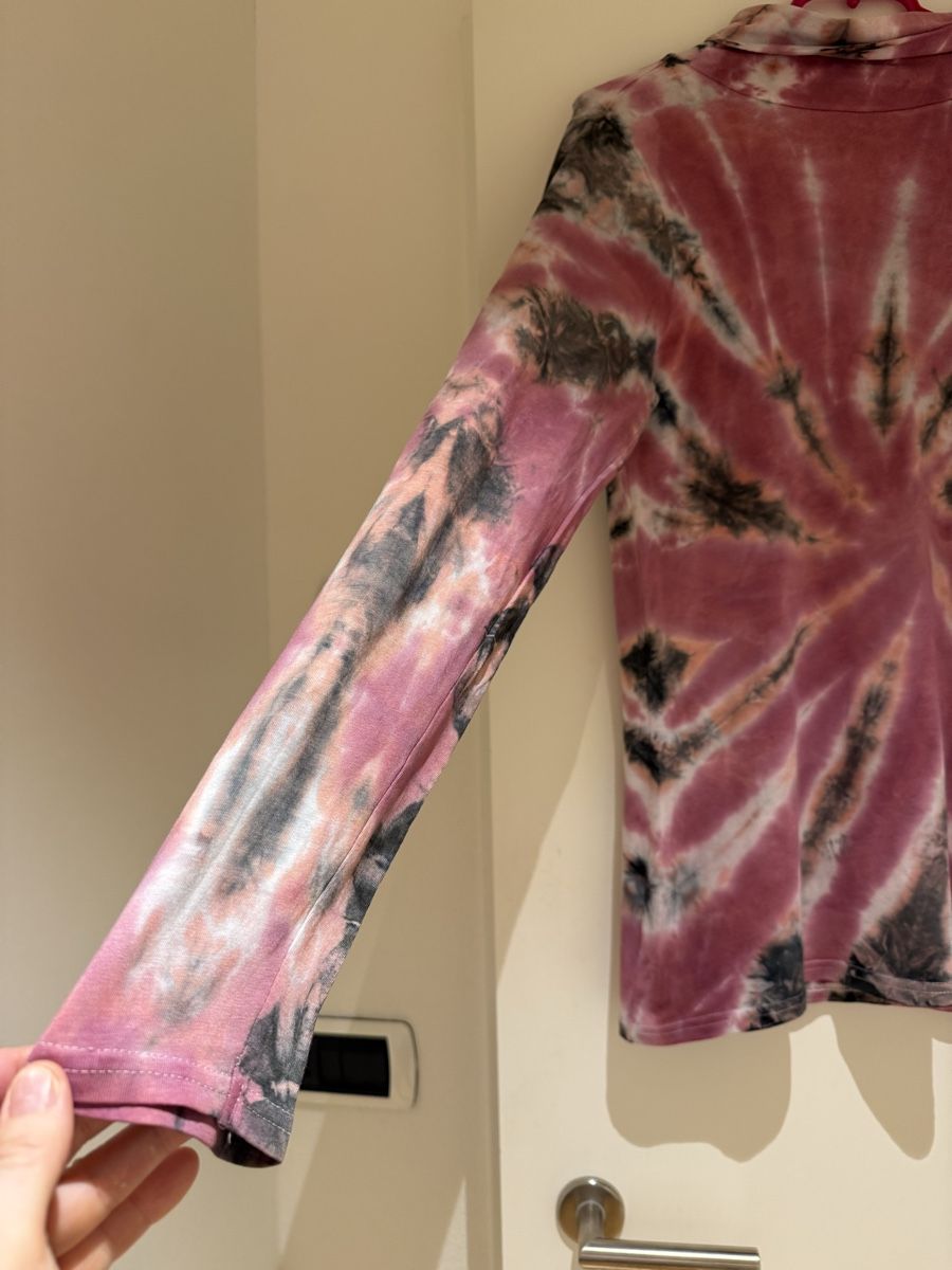 T-shirt: Batik Shirt Rollkragen, Gr.L – Usato da Uster venduto da Flummi 2