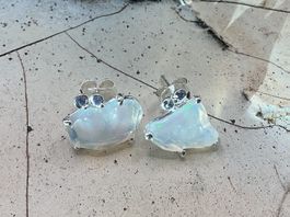 Sehr aparte Ohrstecker Freeform Opal und Sterlingsilber