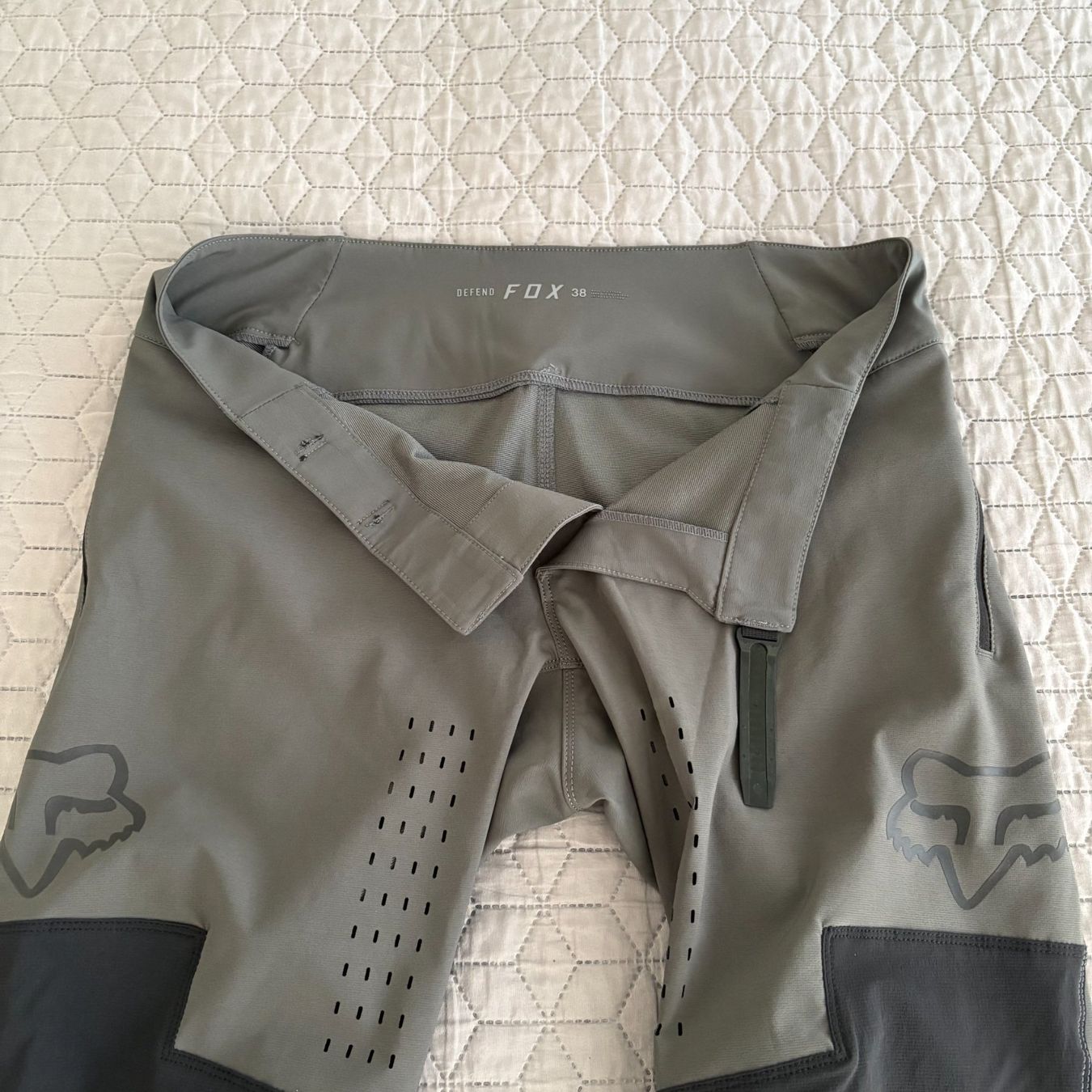 Fox Pantaloni: Pantaloni da MTB Fox 38 – Usato da Solduno venduto da podstanar53 2
