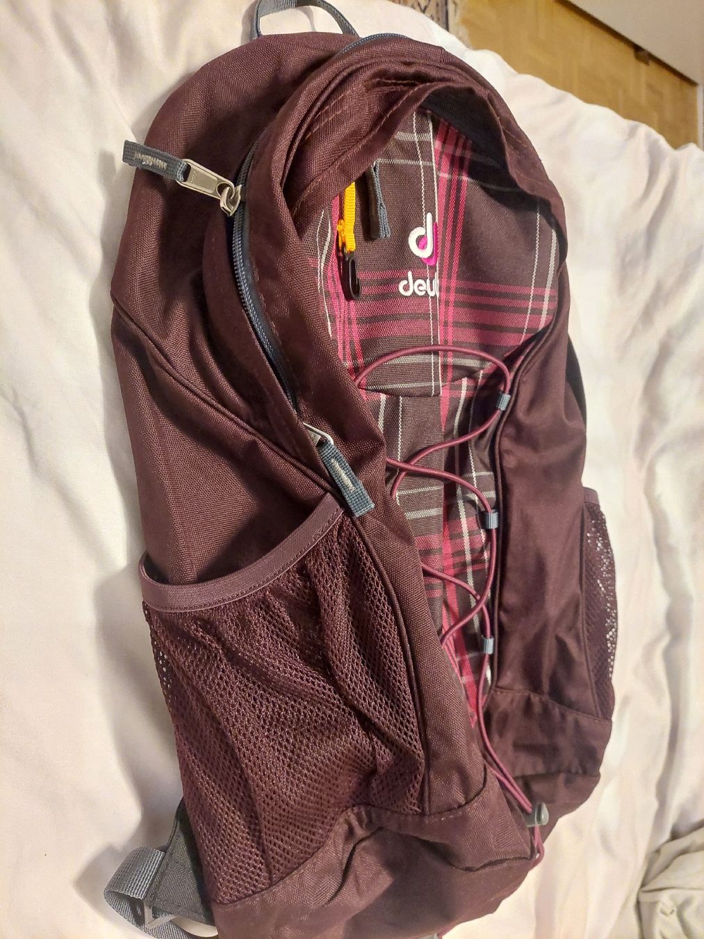 Deuter Zaini: Deuter Wanderrucksack, Neu Zustand, – Nuovo (secondo la descrizione) da Luzern venduto da M.Ai 1