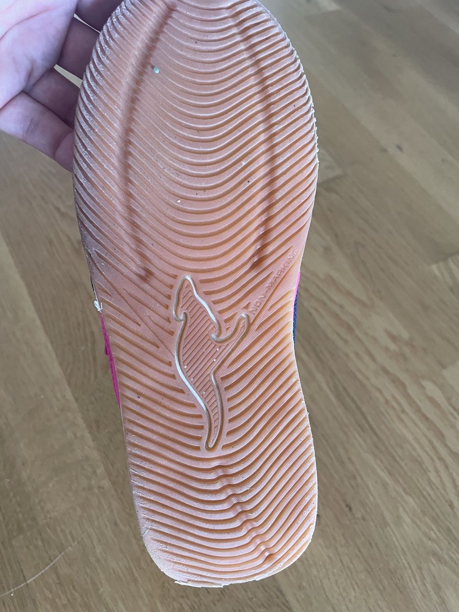 Scarpe per ragazze: Kangaroos Gr 34  – Usato da Murten venduto da bobby99777744 7