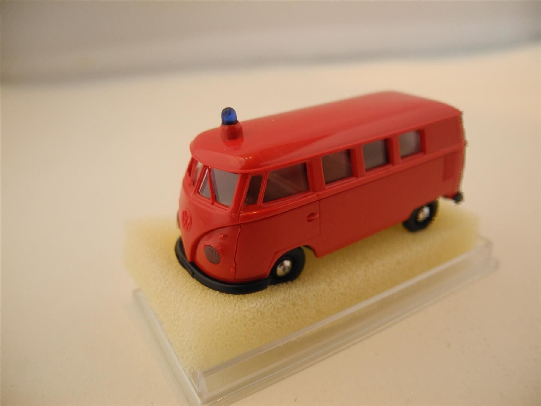 Brekina Modellini d'auto: Brekina 3195 "MTW Feuerwehr", Nr. b48 – Nuovo e nell'imballaggio originale da Kottwil venduto da Crazyrolf 2