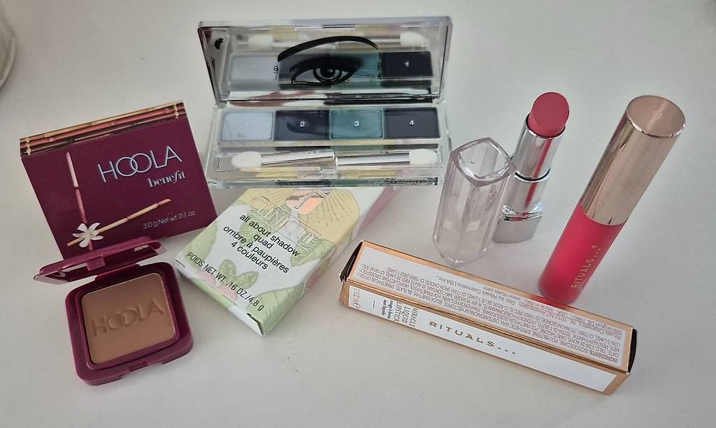 Make-up: Neues Make-up zu verschenken, Lippenstift, Lidschatten – Usato da St. Erhard venduto da Saskia0