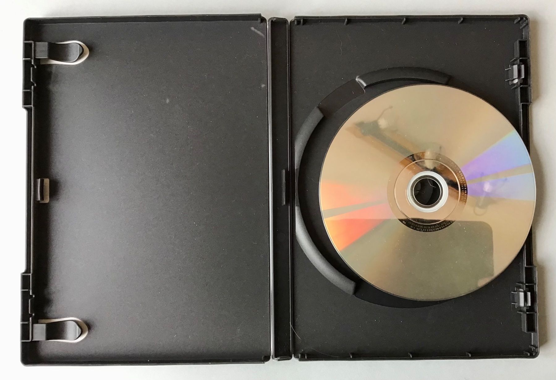 Tutti i DVDs: DVD: Der goldene Kompass – Usato da Bubendorf venduto da Alpenheidi 4