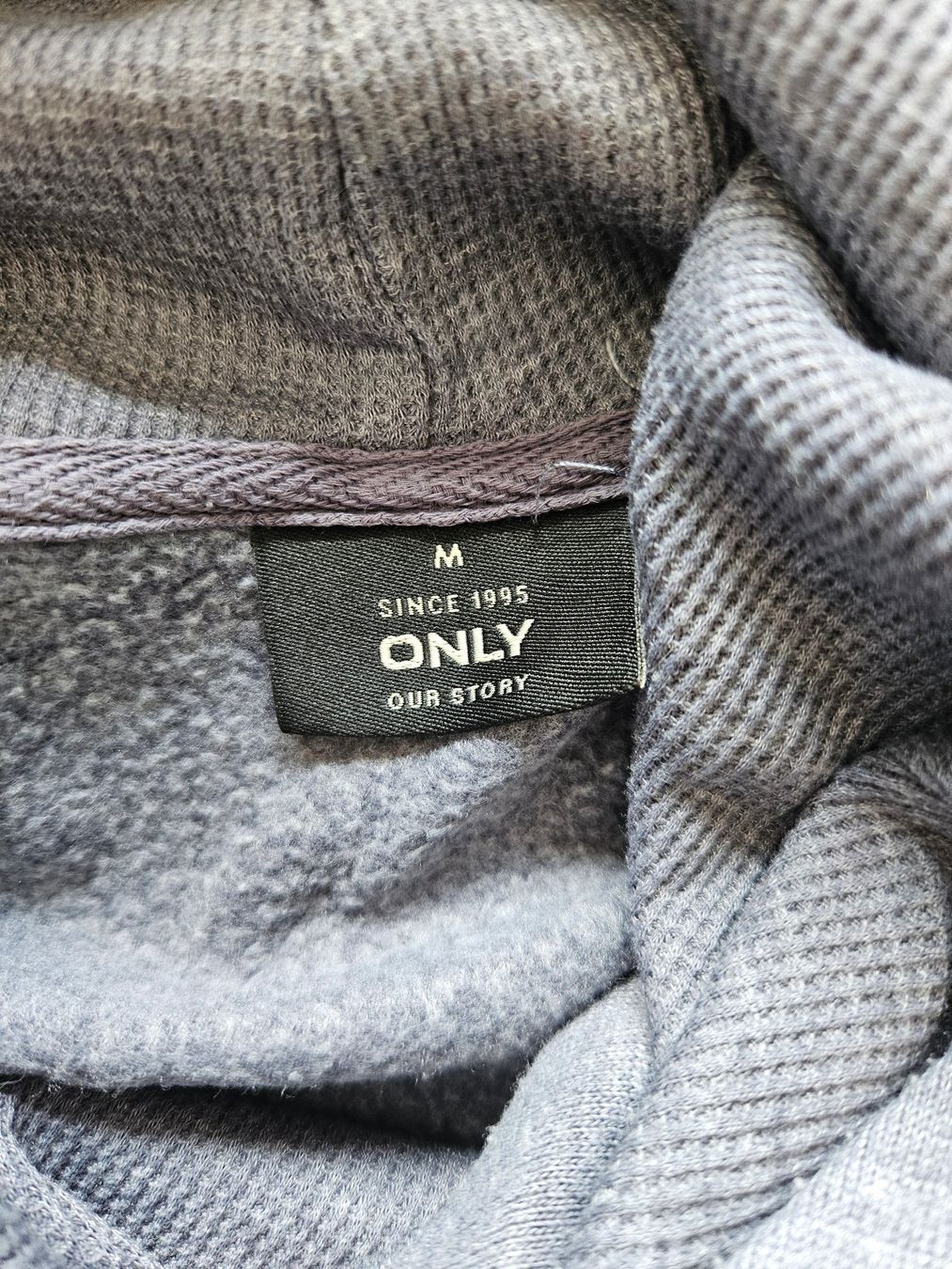 Only Pulls & Sweat-shirts: Damen Kaputzenpullover grau Grösse M – D'occasion à Liestal par corneb 1