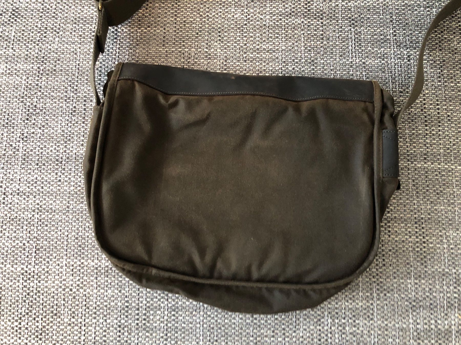 Barbour Taschen: BARBOUR Tarras Umhängetasche – Gebraucht aus Naters von rogarius 2
