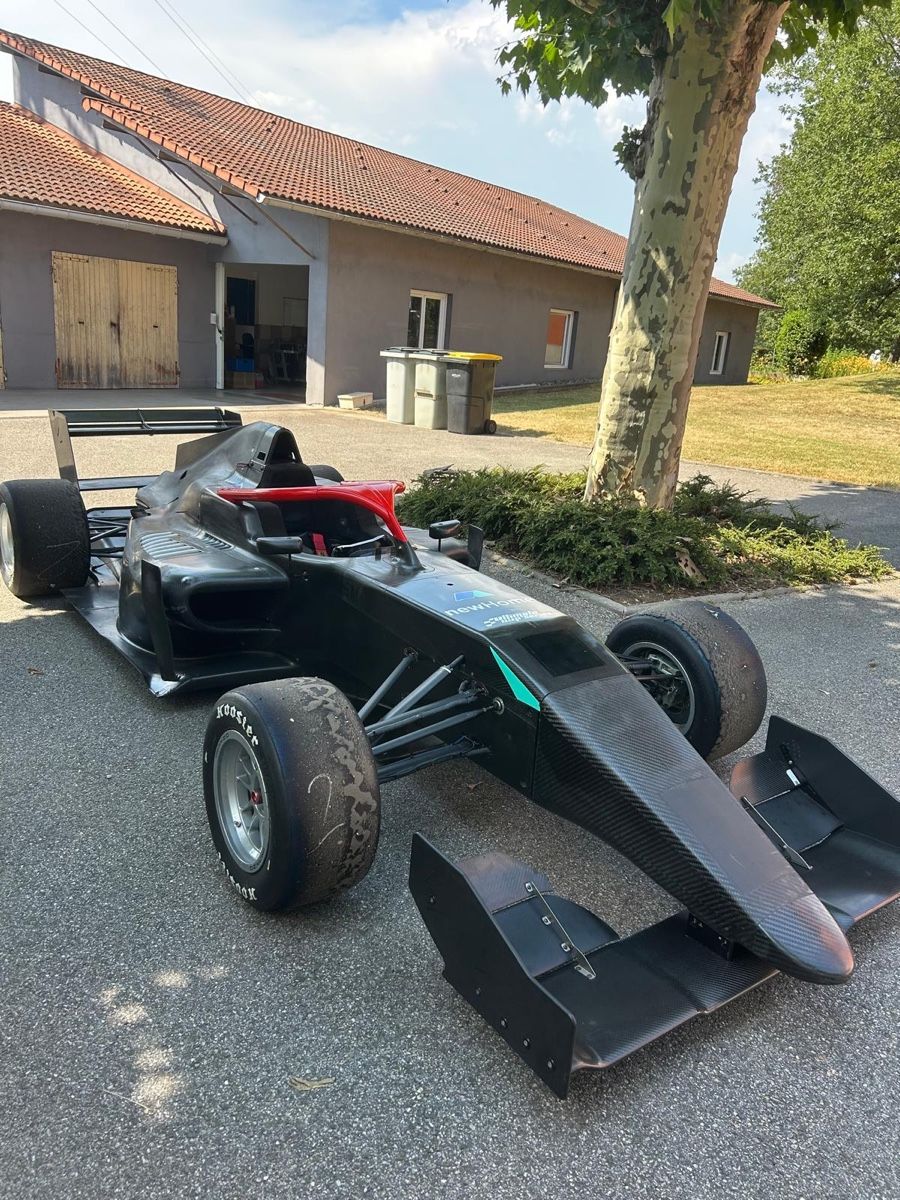 Renault Automobili: Formel Tatuus Regional 2020 – Usato da Islikon venduto da pink-fire-rose 1