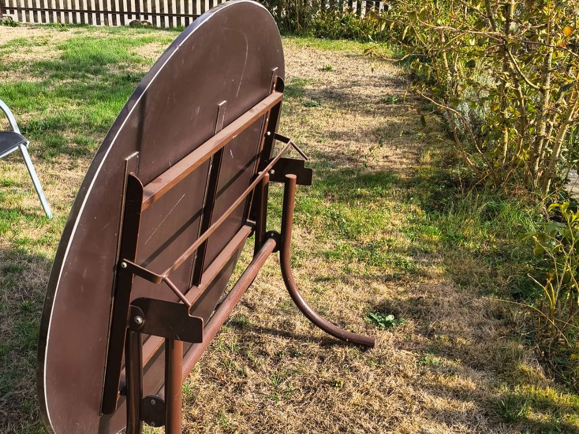 Tische: Stabiler Gartentisch klappbar – Gebraucht aus Winznau von Kohler1 1
