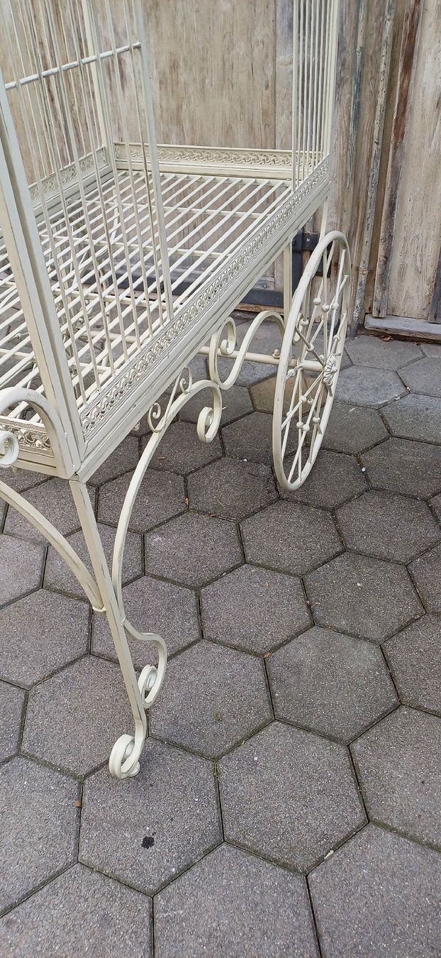 Vasi per fiori: Schöner Blumenwagen aus Metall – Usato da Flawil venduto da Pinkmalibu 8