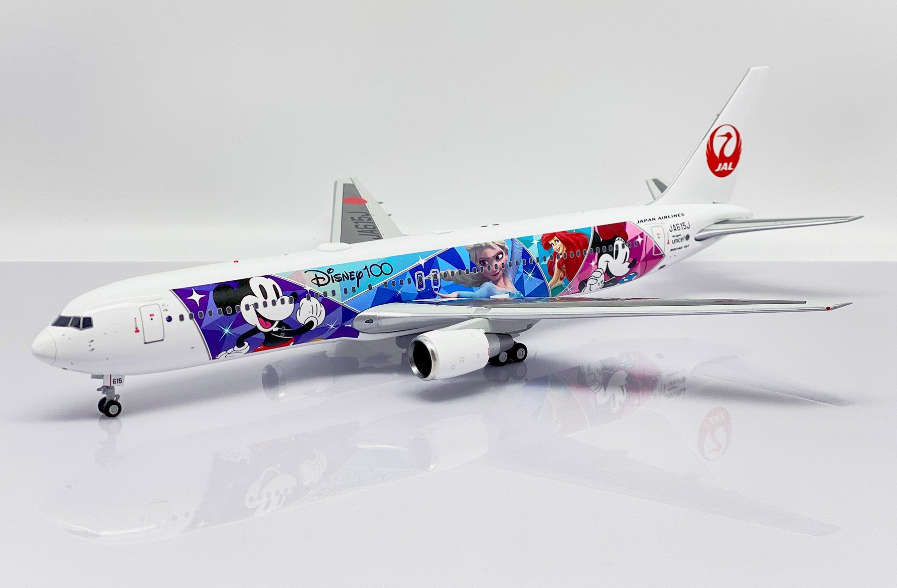 Boeing Modellbausätze & Standmodelle: B767-300ER JAL "Disney 100" – Neu und originalverpackt aus Morges von iljamuromez 4