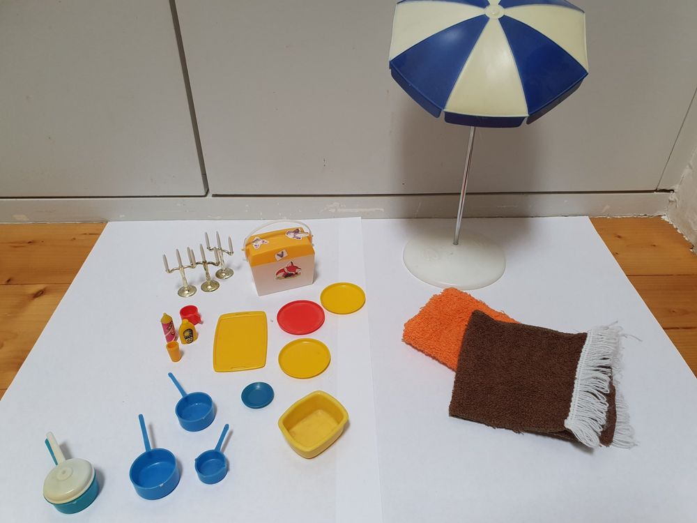 Barbie od Sindy Kleider Accessoires 15tlg Set 1 Vintage (Gebraucht) in Rickenbach b. Wil für CHF