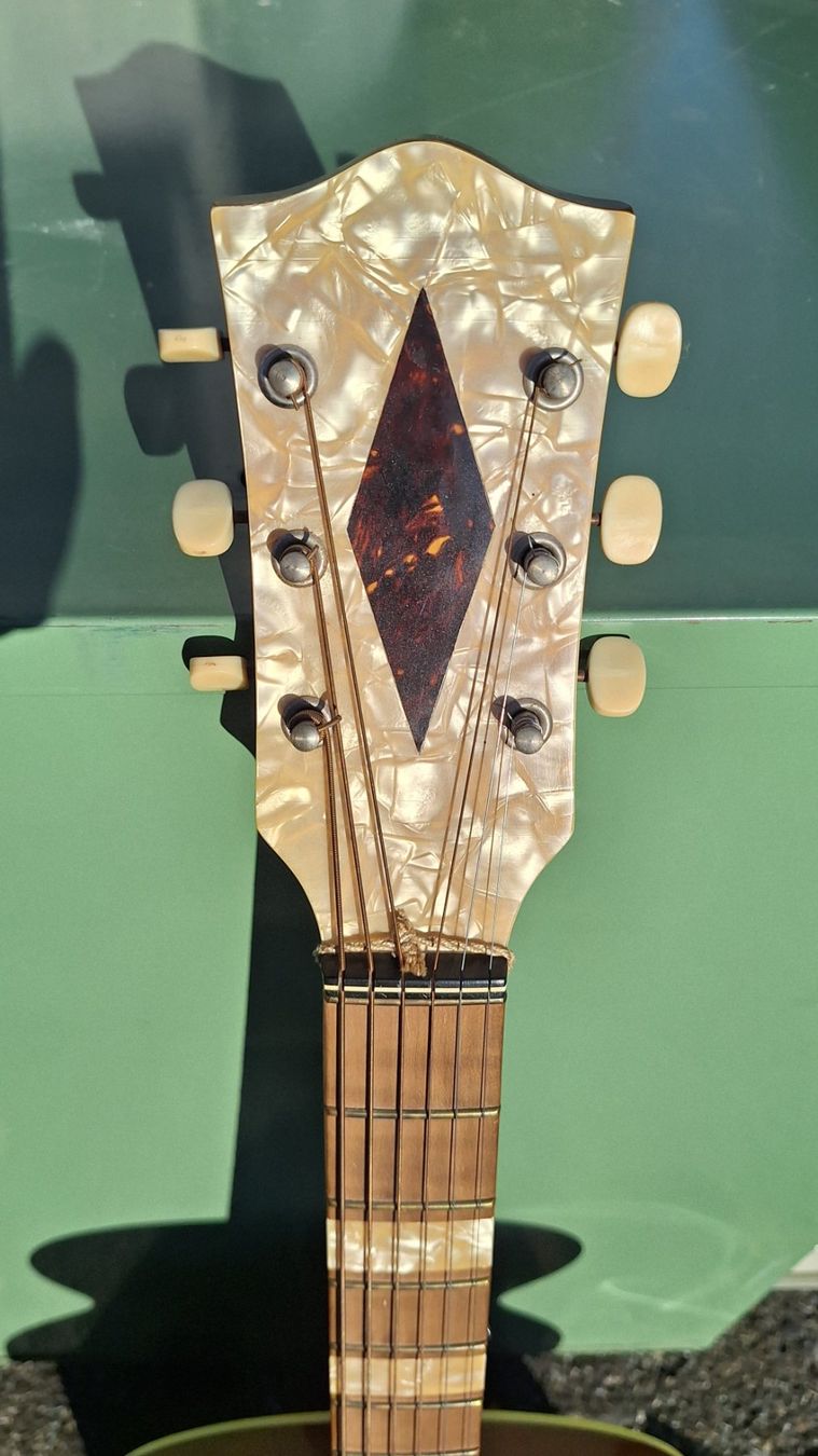 Höfner Strumenti musicali: Höfner Gitarre Archtop vintage – Usato da Weinfelden venduto da JoeBaer 3
