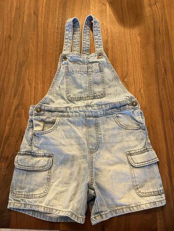Benetton Jeans-Shorts-Latzhose Grösse 140