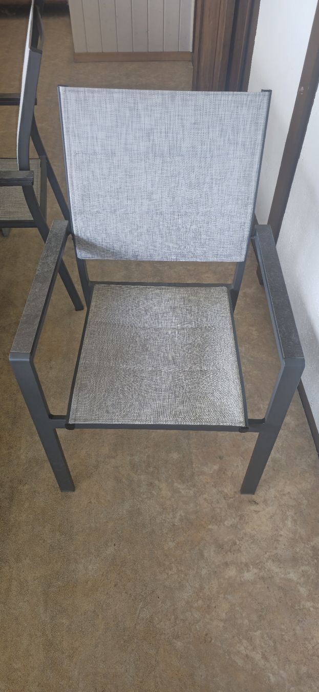Set di tavolo e panche: Garten Tisch +4 Stühle – Usato da Kallnach venduto da luk_h572 1