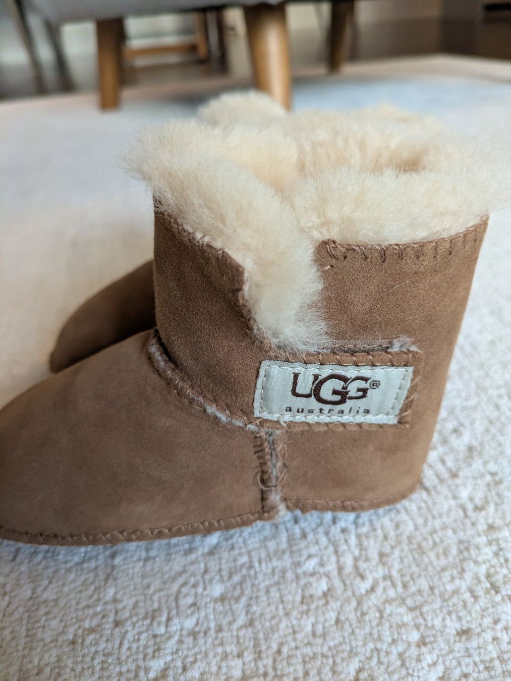 Ugg Scarpe per ragazzi: UGG Stiefeletten Baby Grösse L Neu – Nuovo (secondo la descrizione) da Horgen venduto da yuk_5zjl