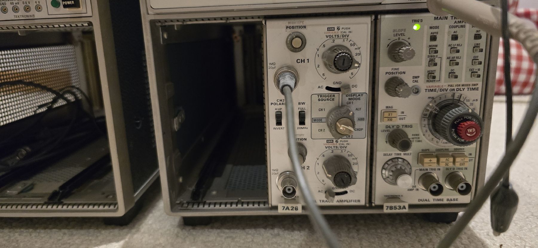 Messen: 4 x Tektronix oscilloscopes – Gebraucht aus Pully von sparky100 8