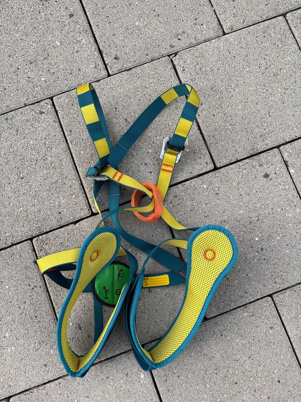 Attrezzatura da arrampicata: Harnais escalade enfant Simond – Usato da Eclépens venduto da Happymom