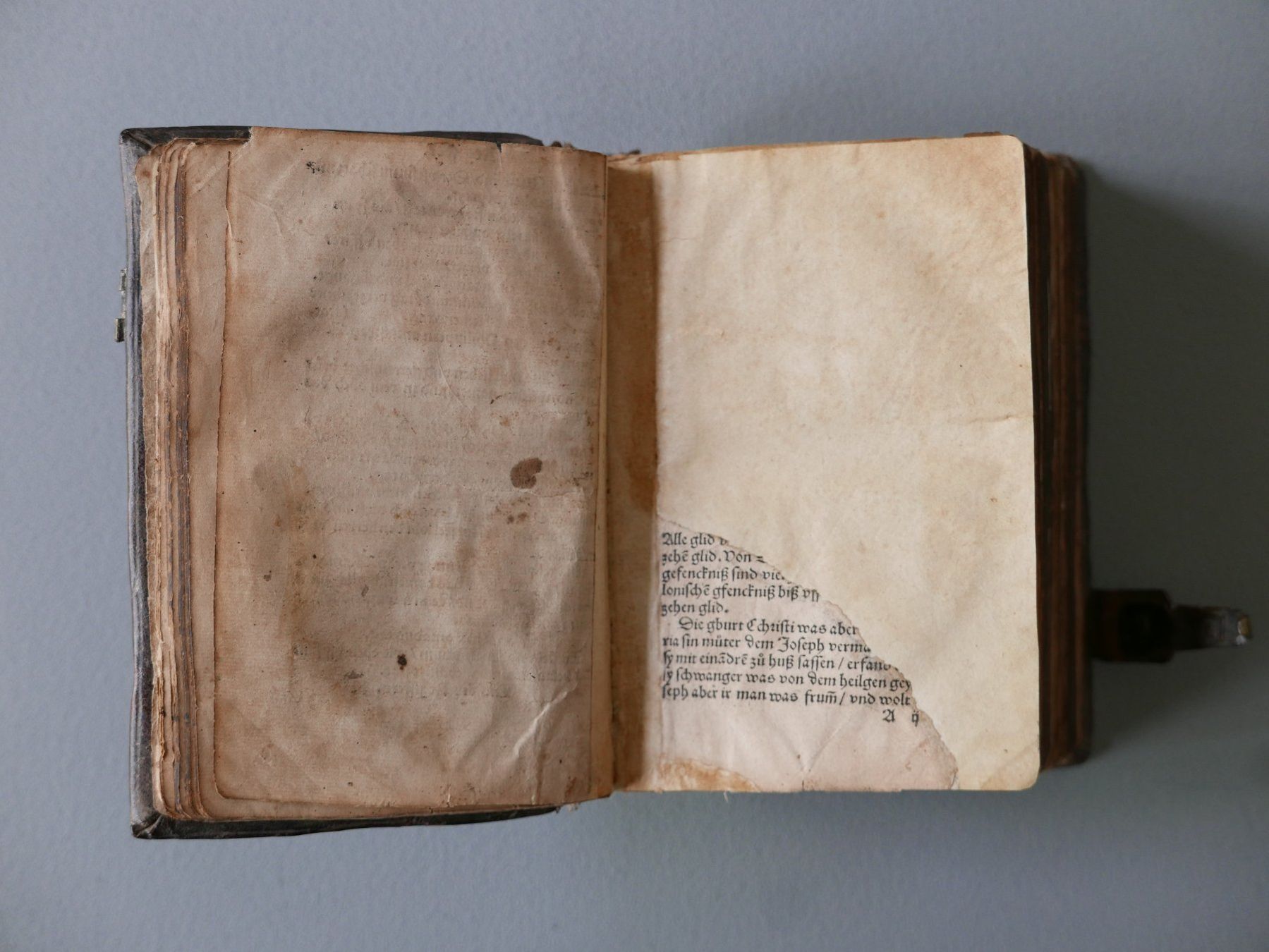 Libri: ANTIKES BUCH NEUES TESTAMENT – Usato da Balgach venduto da Zwischenraum 5