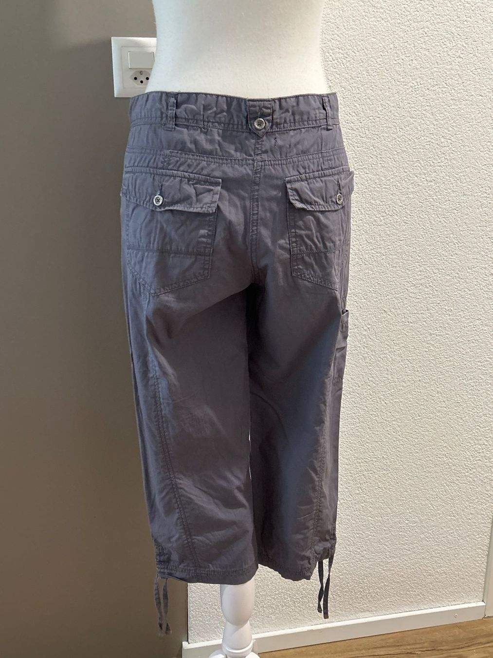 Pantaloni: 3/4 Sommerhose grau von Chicorée – Usato da Brunnen venduto da Nala2929 3
