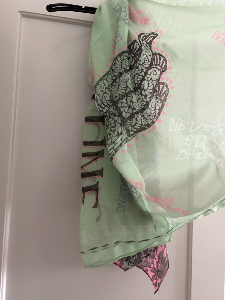 Foulards, Tücher & Schals: Foulard / écharpe verte et rose – Gebraucht aus Savigny von Althea0202 3