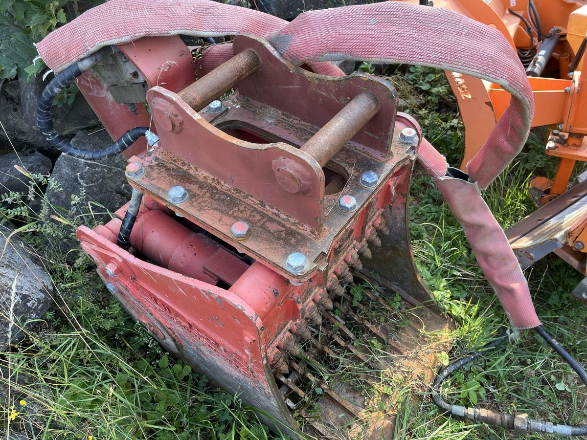 Toutes les machines: Godet concasseur  – D'occasion à Champéry par fanfouet74 3